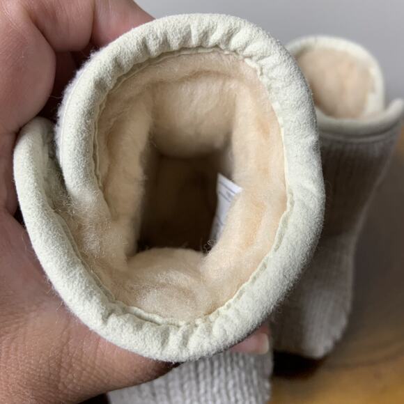 NEW! UGG Purl Knit Boots - Picture 3 of 10